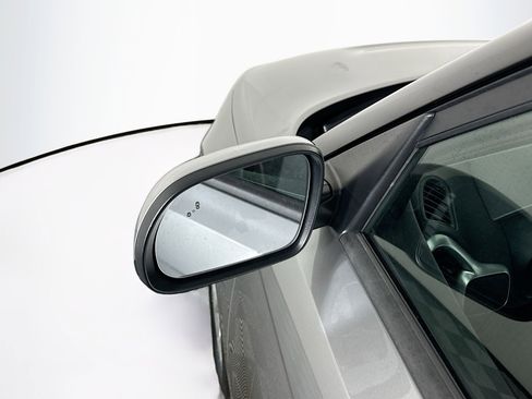 Used 2025 Kia Soul LX w/ LX Technology Package FWD image 16