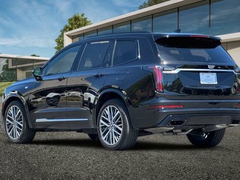 Certified 2024 Cadillac XT6 Sport w/ Technology Package AWD/4WD image 6
