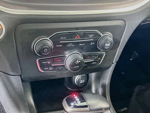 Used 2022 Dodge Charger R/T RWD image 15