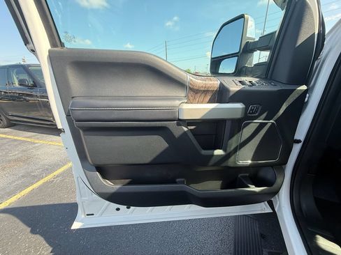 Used 2018 Ford F350 Lariat w/ Lariat Ultimate Package AWD/4WD image 13