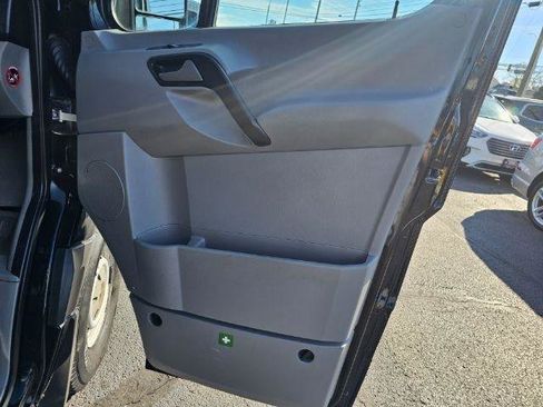 Used 2016 Mercedes-Benz Sprinter 2500 image 25