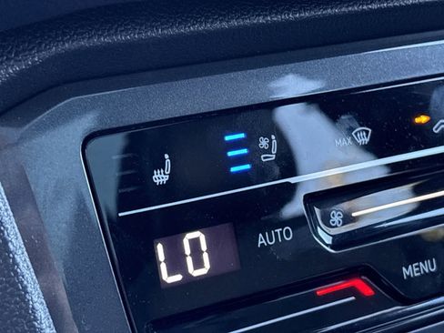 Used 2023 Volkswagen Tiguan SEL R-Line image 31