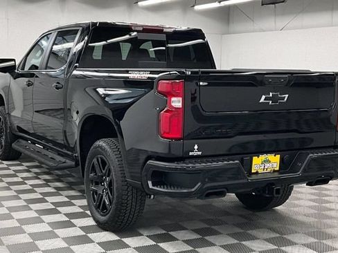Used 2026 Chevrolet Silverado 1500 LT Trail Boss w/ LT Trail Boss Premium Package AWD/4WD image 2