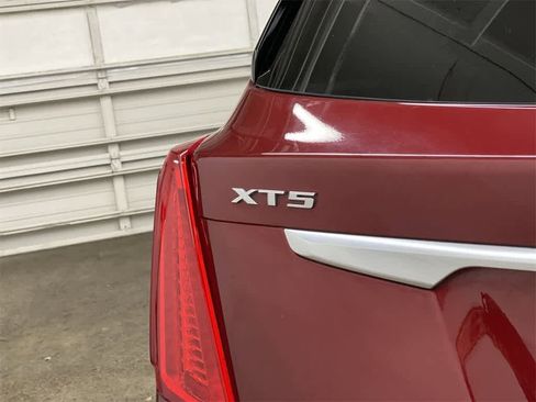 Used 2017 Cadillac XT5 Platinum image 10