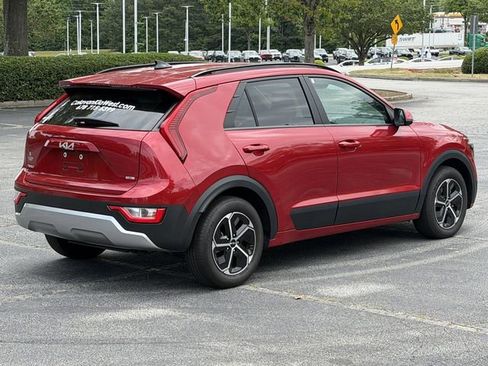 Certified 2025 Kia Niro LX FWD image 4