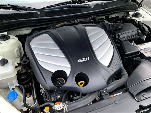 Used 2016 Kia Cadenza Premium FWD image 11