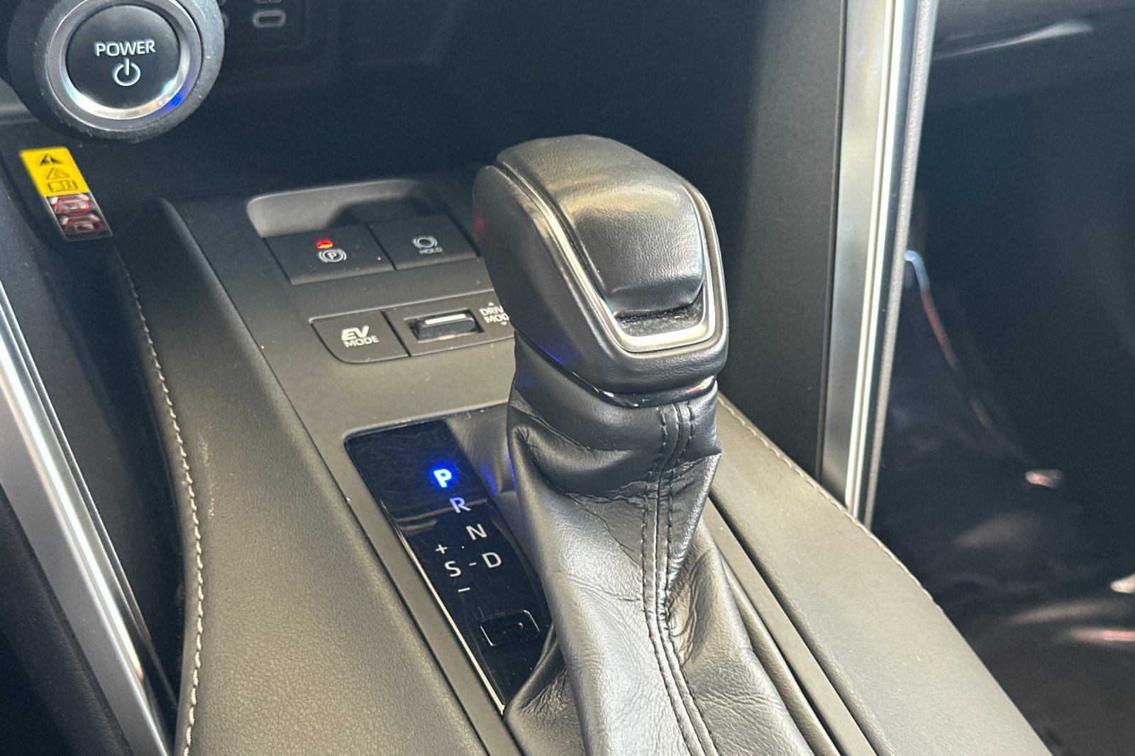 Certified 2024 Toyota Venza LE AWD/4WD image 25