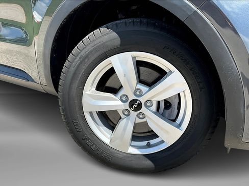 Used 2022 Kia Sorento LX image 8