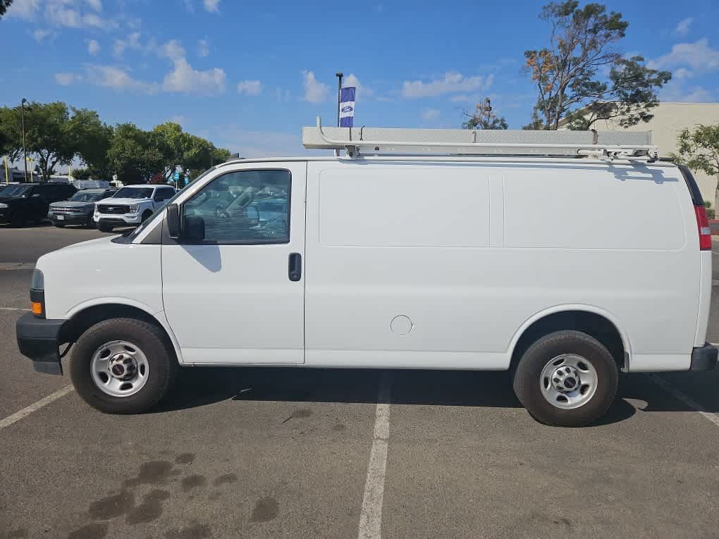 Used 2023 GMC Savana 2500 w/ Driver Convenience Package RWD image 4