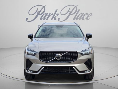 Used 2024 Volvo XC60 B5 Plus w/ Protection Package Premier AWD/4WD image 11