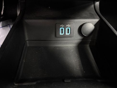 Used 2020 Ford Fusion SEL image 32