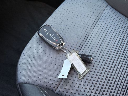 Used 2025 Chevrolet Trax LT image 18