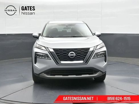Used 2022 Nissan Rogue SV image 5