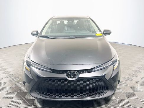 Certified 2022 Toyota Corolla LE image 3