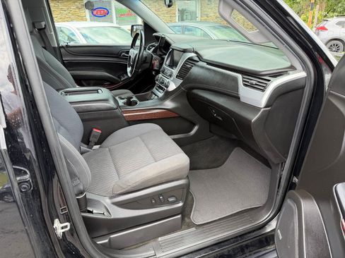 Used 2018 GMC Yukon SLE w/ SLE Value Package AWD/4WD image 6
