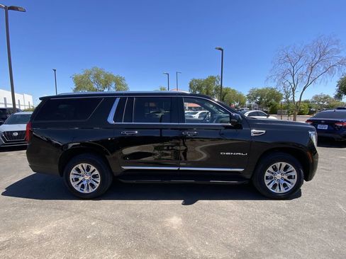 Used 2025 GMC Yukon XL Denali AWD/4WD image 2