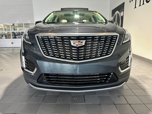 Used 2021 Cadillac XT5 Premium Luxury AWD/4WD image 2