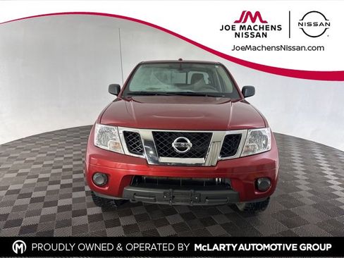 Used 2018 Nissan Frontier SV image 2