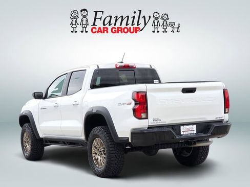 Used 2025 Chevrolet Colorado ZR2 w/ Technology Package AWD/4WD image 3