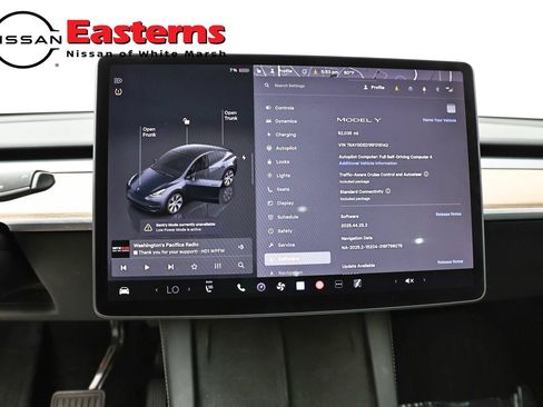 Used 2024 Tesla Model Y 2WD image 11