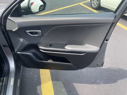 Used 2025 Kia K4 FWD image 39