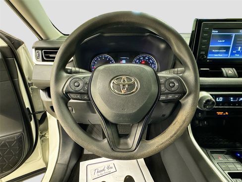Used 2021 Toyota RAV4 XLE FWD image 11