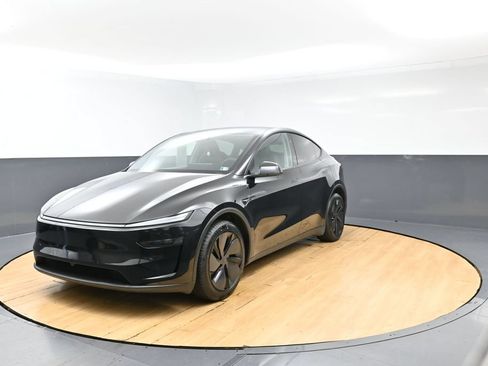 Used 2026 Tesla Model Y Long Range RWD image 5