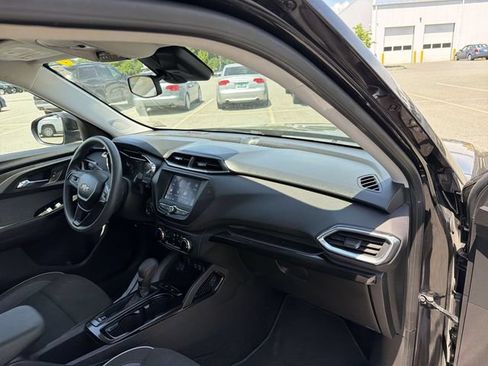 Used 2023 Chevrolet TrailBlazer LT FWD image 30