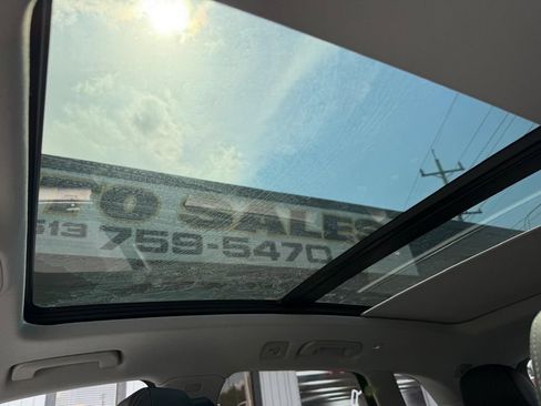 Used 2023 Audi Q5 2.0T Premium w/ Convenience Package AWD/4WD image 18