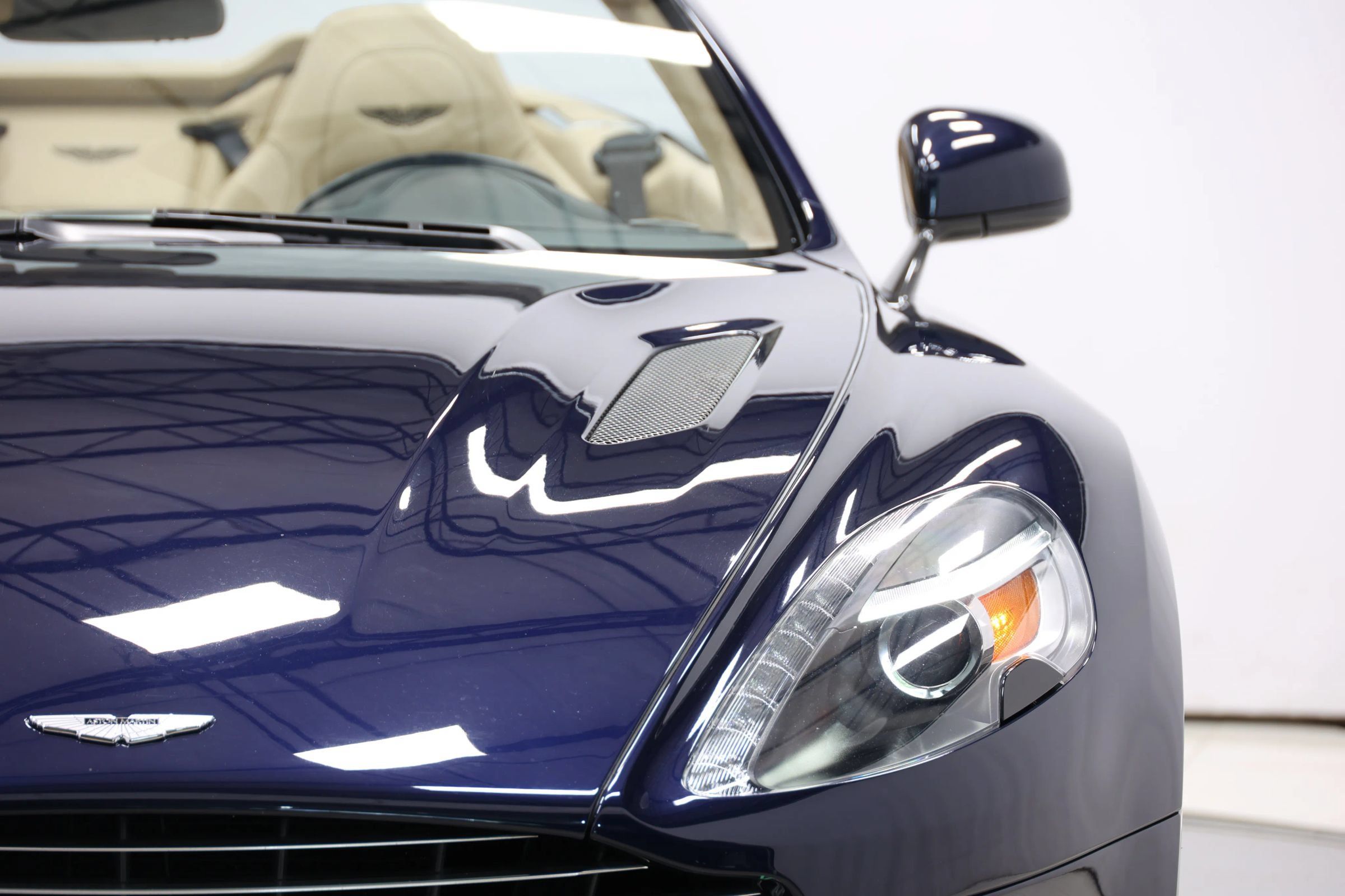 Used 2016 Aston Martin Vanquish Volante RWD image 85