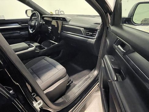 Used 2025 GMC Terrain Elevation image 24