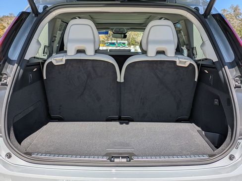 New 2026 Volvo XC90 B6 Ultra w/ Protection Package AWD/4WD image 13
