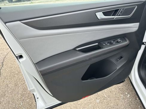 New 2026 Volkswagen Atlas Peak Edition image 13