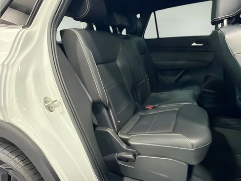 Used 2023 Volkswagen Atlas Cross Sport SE w/ Panoramic Sunroof Package FWD image 32