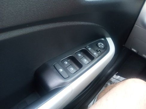 Used 2022 Hyundai Venue SEL image 13