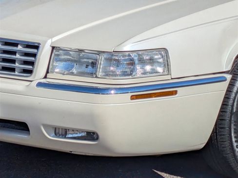 Used 1999 Cadillac Eldorado w/ Comfort/Convenience Pkg FWD image 5