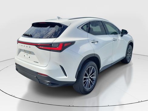 Used 2025 Lexus NX 250 FWD w/ Towing Package (2000 Lbs) image 6