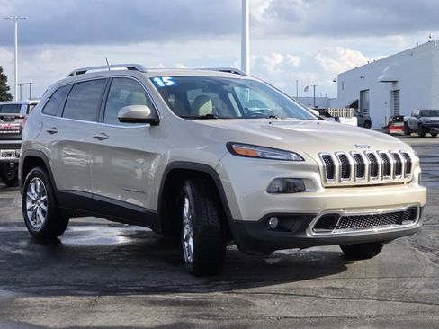 Used 2015 Jeep Cherokee Limited image 18