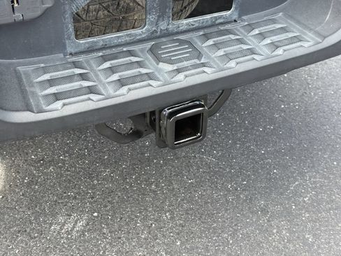 Used 2017 Toyota Tacoma SR5 RWD image 13