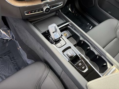 New 2026 Volvo XC60 B5 Plus w/ Protection Package Premier image 22