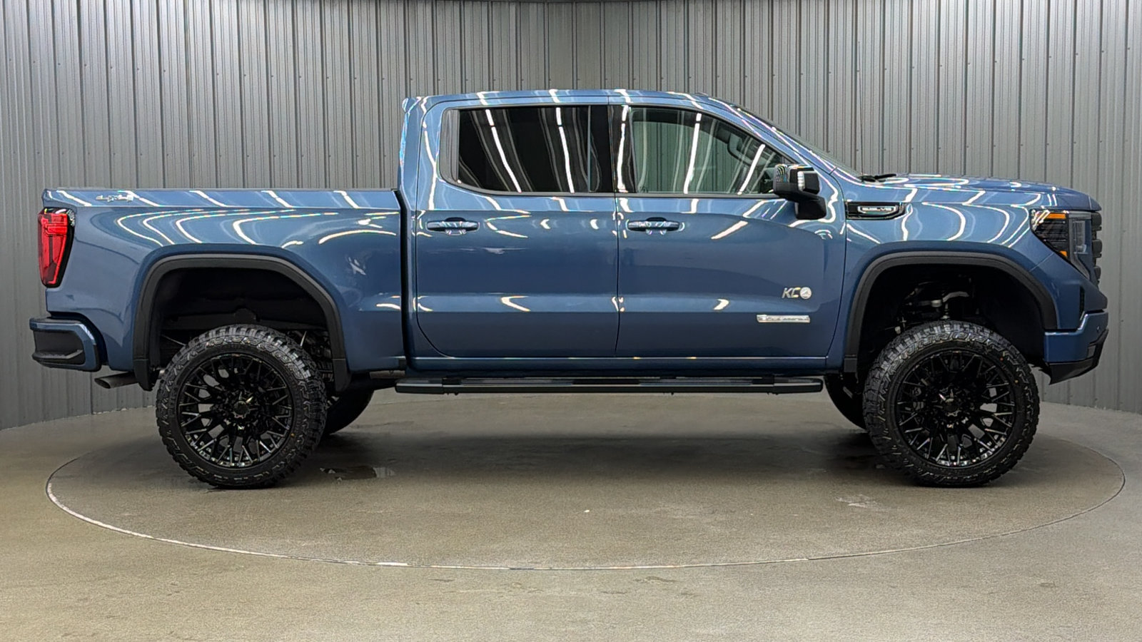 Used 2026 GMC Sierra 1500 Elevation w/ Elevation Premium Package AWD/4WD image 6