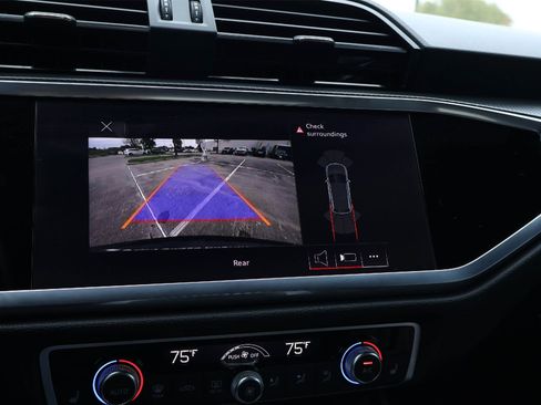 Used 2022 Audi Q3 2.0T Premium w/ Convenience Package image 27