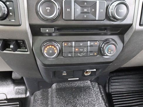 Used 2017 Ford F250 XL w/ Power Equipment Group AWD/4WD image 21
