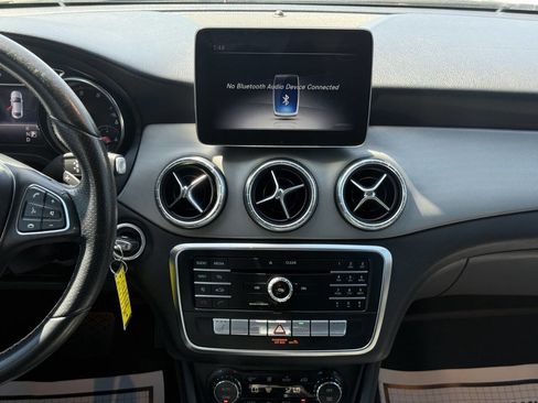 Used 2018 Mercedes-Benz CLA 250 image 12