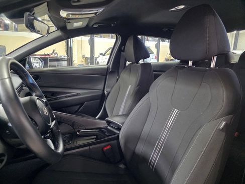 Certified 2025 Hyundai Elantra Sport FWD image 22