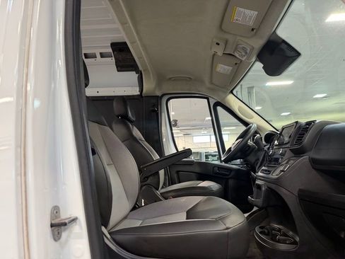 Used 2025 RAM ProMaster 2500 w/ Convenience Group FWD image 23