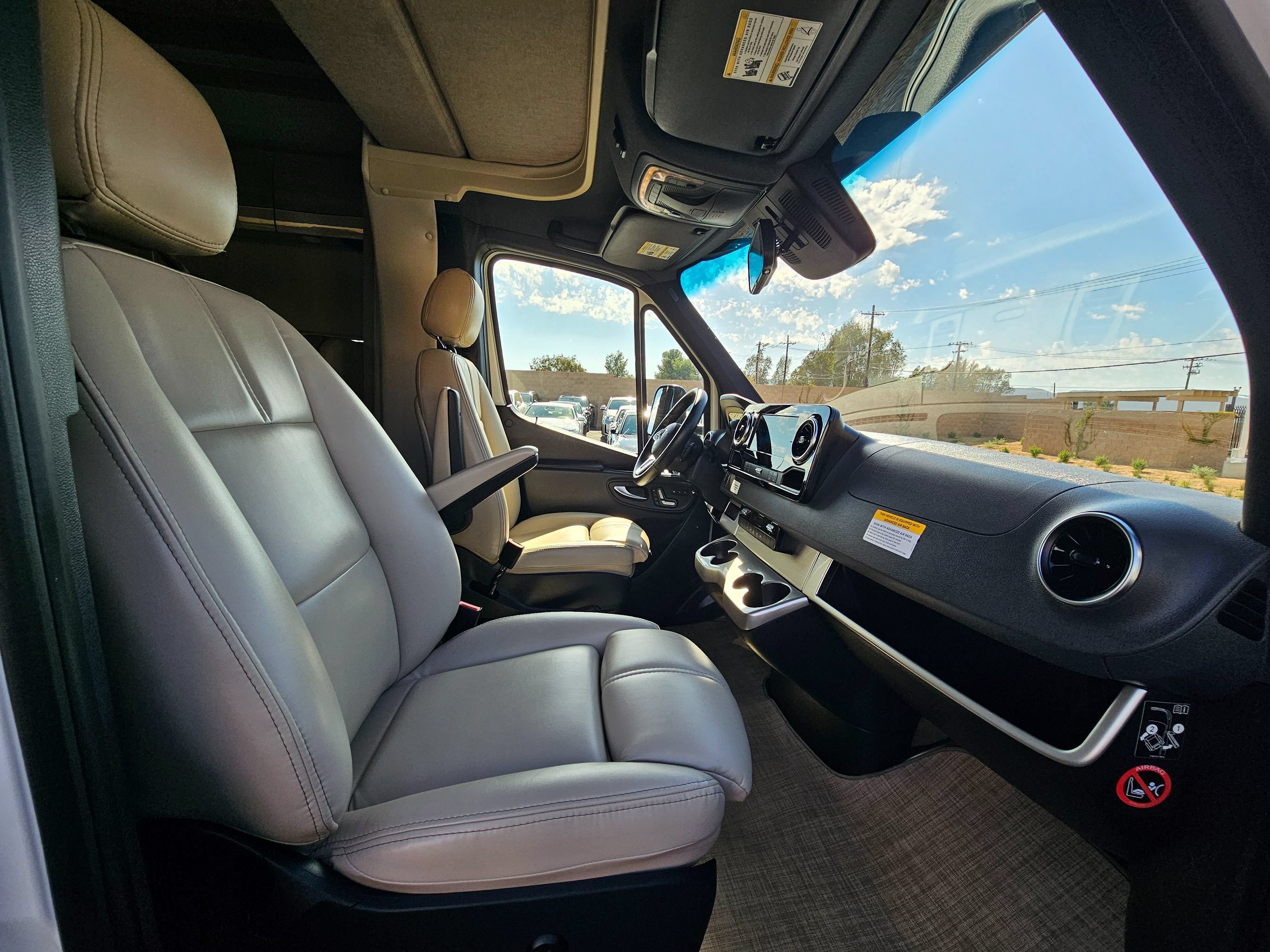 Used 2022 Mercedes-Benz Sprinter 3500 w/ Acoustic Package image 25