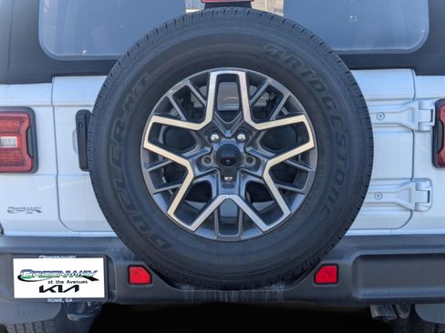 New 2024 Jeep Wrangler Sahara image 43