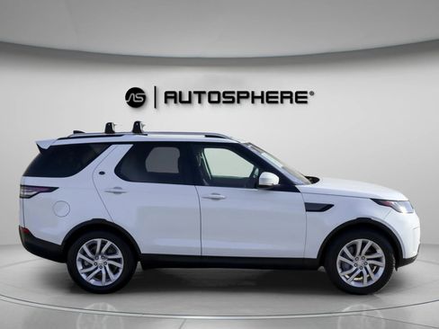 Used 2018 Land Rover Discovery SE image 11