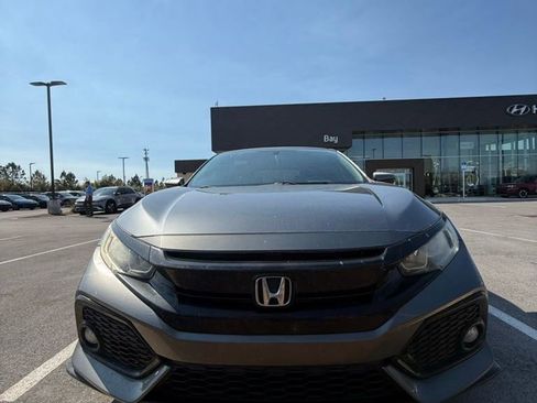 Used 2018 Honda Civic Sport image 2